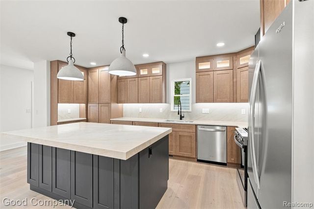 1722 Roszel Street, Royal Oak, MI 48067