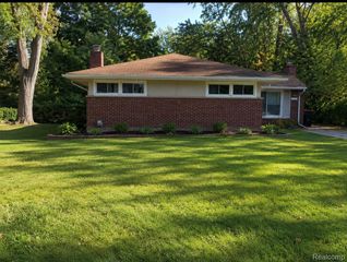 29358 Westbrook Parkway, Southfield, MI 48076
