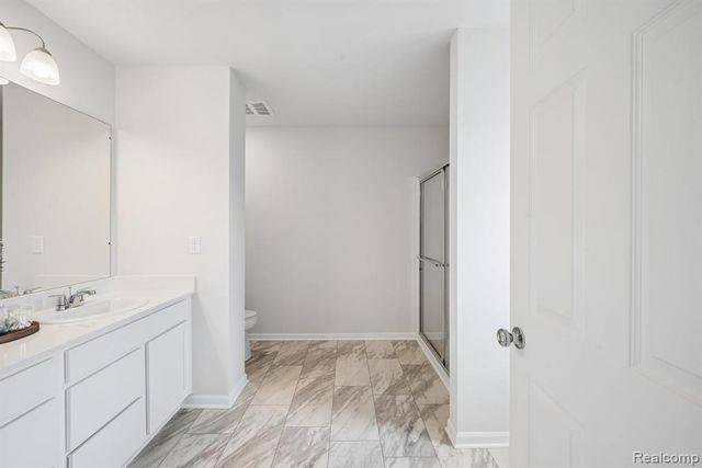 713 Whisperwood Way, Chelsea, MI 48118