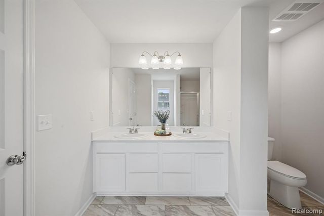713 Whisperwood Way, Chelsea, MI 48118