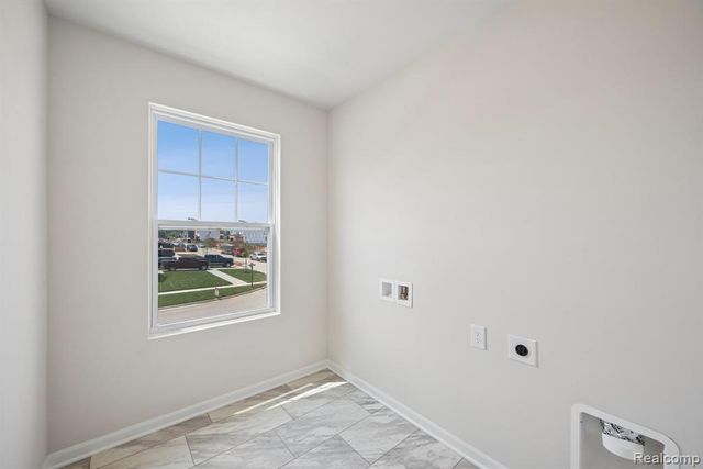 713 Whisperwood Way, Chelsea, MI 48118