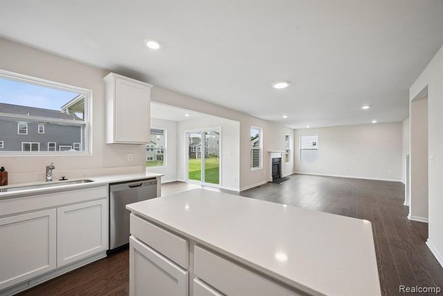 713 Whisperwood Way, Chelsea, MI 48118