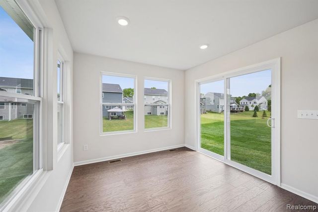 713 Whisperwood Way, Chelsea, MI 48118