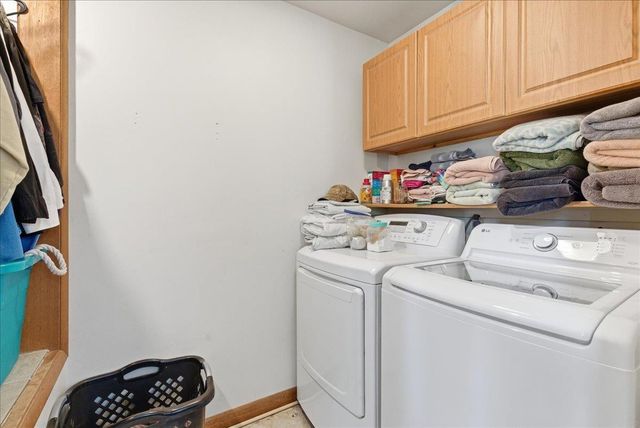 927 W 14th Street, Cedar Falls, IA 50613