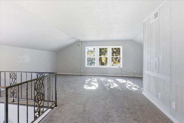 927 W 14th Street, Cedar Falls, IA 50613