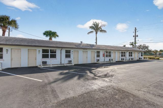 704 N Dixie Highway, Lantana, FL 33462