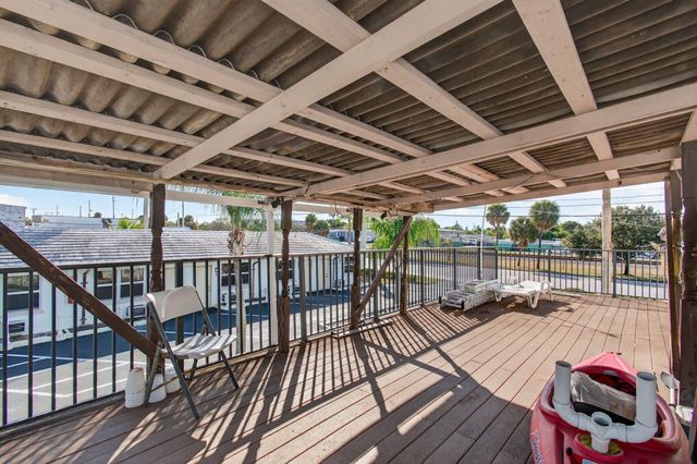 704 N Dixie Highway, Lantana, FL 33462