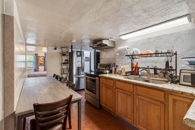 704 N Dixie Highway, Lantana, FL 33462