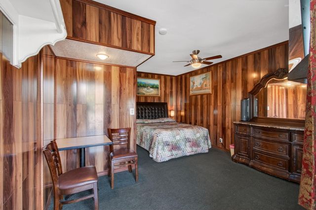 704 N Dixie Highway, Lantana, FL 33462