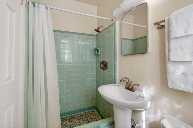 704 N Dixie Highway, Lantana, FL 33462