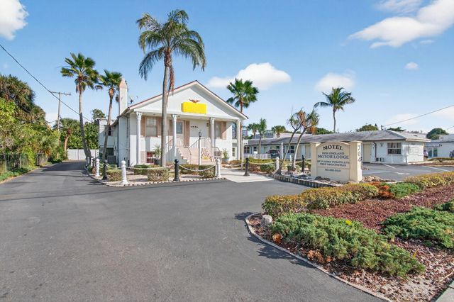 704 N Dixie Highway, Lantana, FL 33462