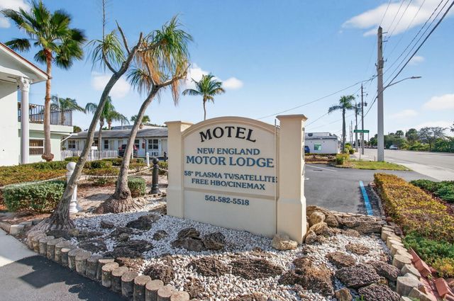 704 N Dixie Highway, Lantana, FL 33462