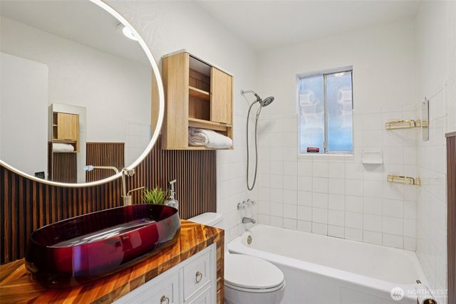 1609 E Alder Street, Seattle, WA 98122