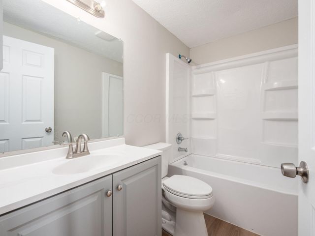 660 Cherry Hollow Road, E, Columbus, OH 43228