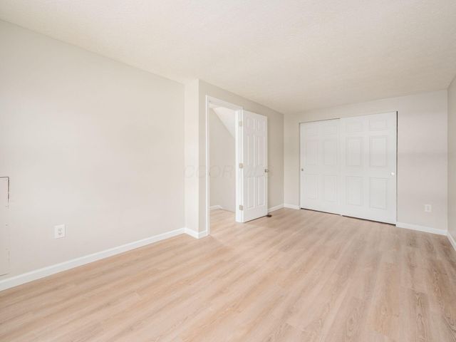 660 Cherry Hollow Road, E, Columbus, OH 43228