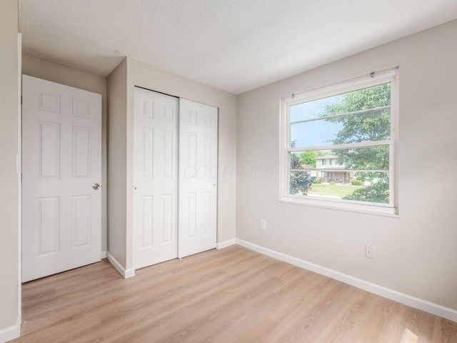 660 Cherry Hollow Road, E, Columbus, OH 43228