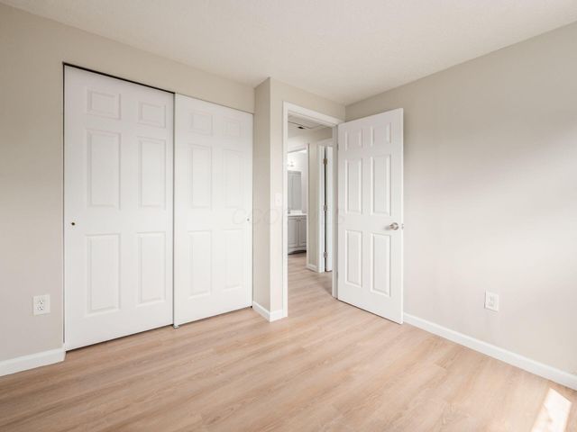 660 Cherry Hollow Road, E, Columbus, OH 43228