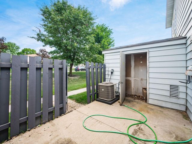 660 Cherry Hollow Road, E, Columbus, OH 43228