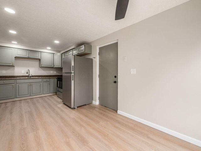 660 Cherry Hollow Road, E, Columbus, OH 43228