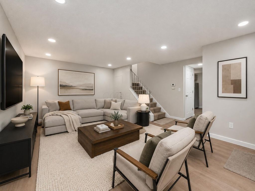 660 Cherry Hollow Road, E, Columbus, OH 43228