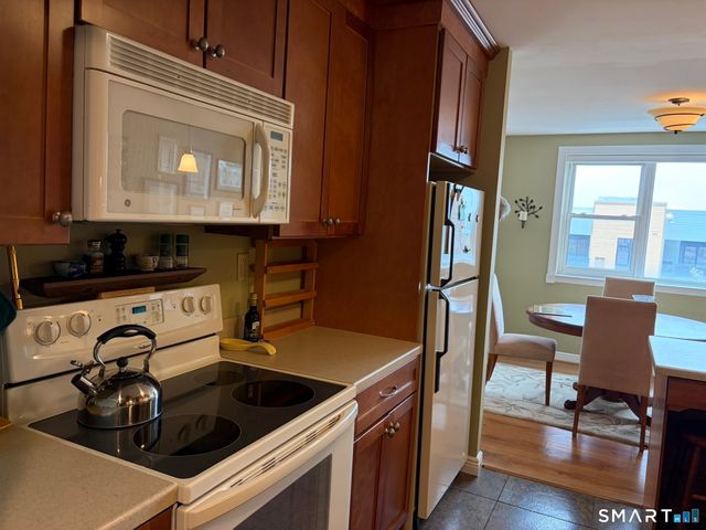 893 Farmington Avenue APT 5H, West Hartford, CT 06119