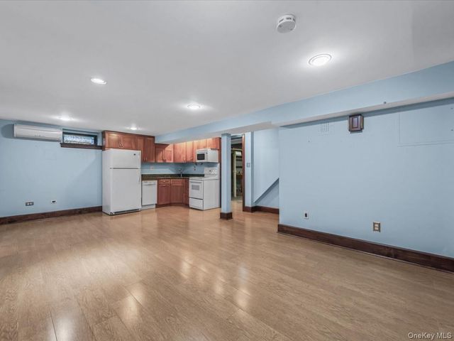 2807 157th Street, Flushing, NY 11354