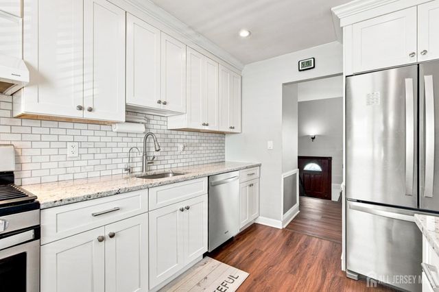 85 E Laurel Street, Carteret, NJ 07008