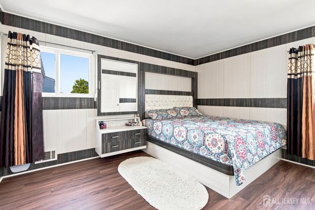 85 E Laurel Street, Carteret, NJ 07008