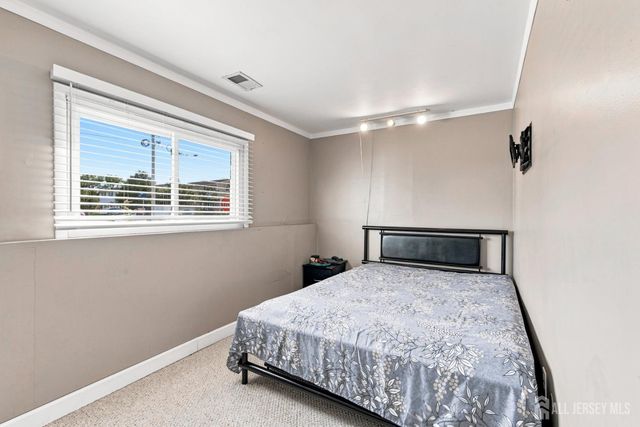 85 E Laurel Street, Carteret, NJ 07008