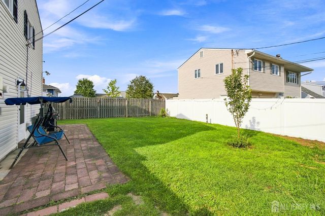 85 E Laurel Street, Carteret, NJ 07008
