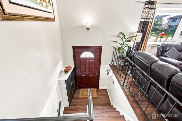 85 E Laurel Street, Carteret, NJ 07008