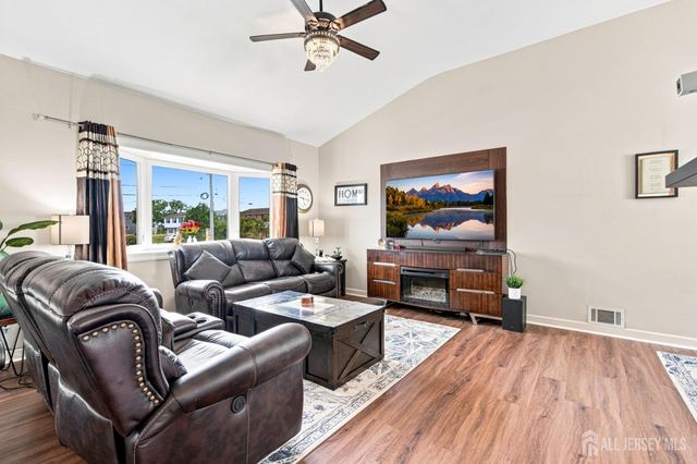85 E Laurel Street, Carteret, NJ 07008