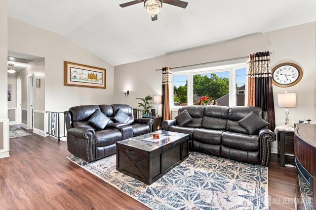 85 E Laurel Street, Carteret, NJ 07008