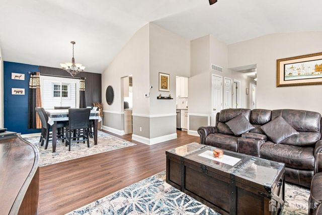 85 E Laurel Street, Carteret, NJ 07008