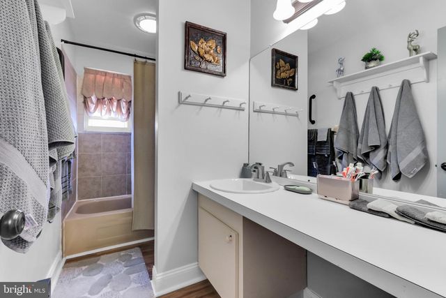 214 10TH AVE, Bethlehem, PA 18018