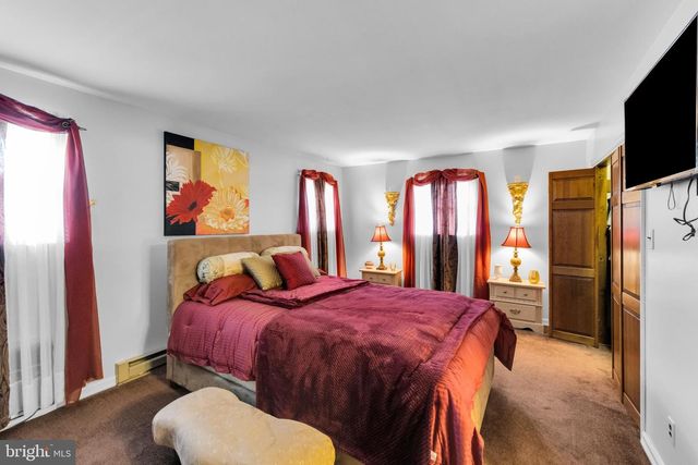 214 10TH AVE, Bethlehem, PA 18018