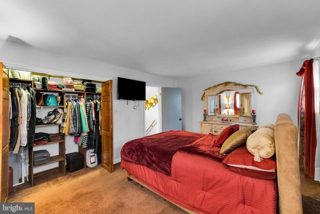 214 10TH AVE, Bethlehem, PA 18018