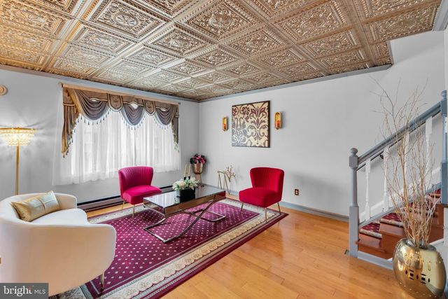 214 10TH AVE, Bethlehem, PA 18018