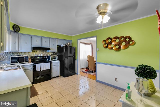 214 10TH AVE, Bethlehem, PA 18018