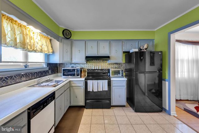 214 10TH AVE, Bethlehem, PA 18018