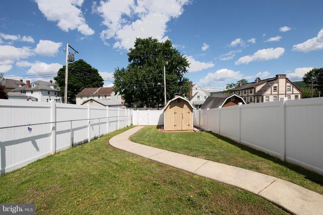 214 10TH AVE, Bethlehem, PA 18018