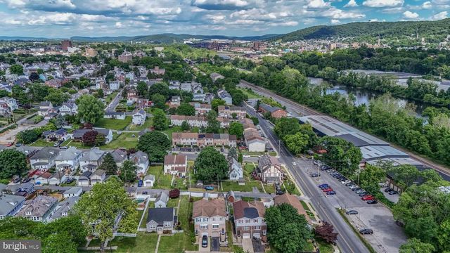 214 10TH AVE, Bethlehem, PA 18018