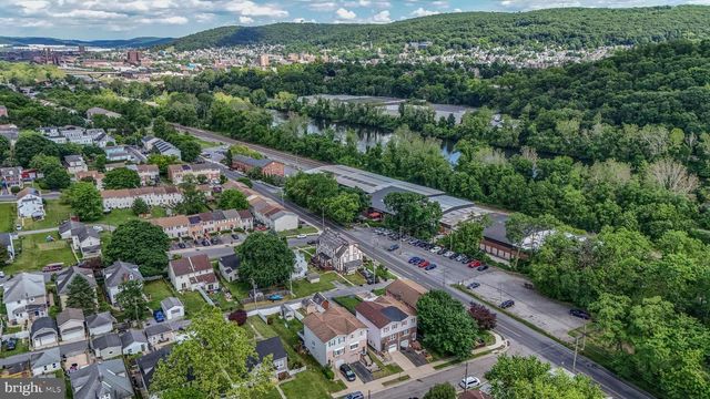 214 10TH AVE, Bethlehem, PA 18018