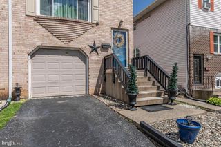 214 10TH AVE, Bethlehem, PA 18018