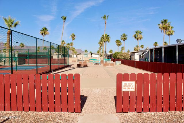 2605 S TOMAHAWK Road 112, Apache Junction, AZ 85119