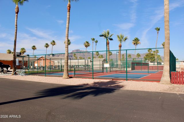 2605 S TOMAHAWK Road 112, Apache Junction, AZ 85119