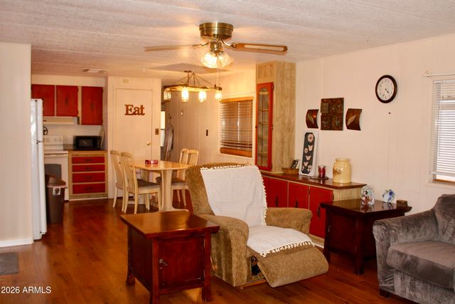 2605 S TOMAHAWK Road 112, Apache Junction, AZ 85119
