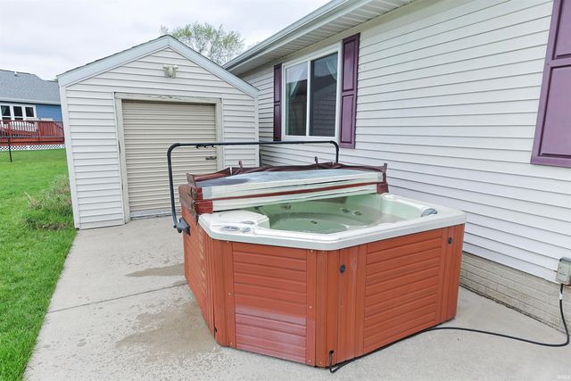 10888 Golden Pheasant Drive, Osceola, IN 46561