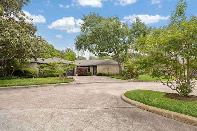 307 Oarman Court, Houston, TX 77079