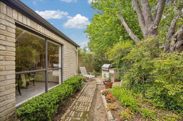 307 Oarman Court, Houston, TX 77079